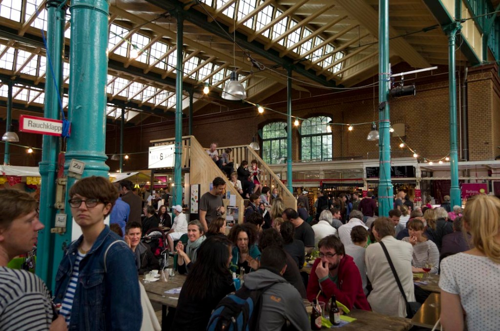 Reges Treiben in der Markthalle