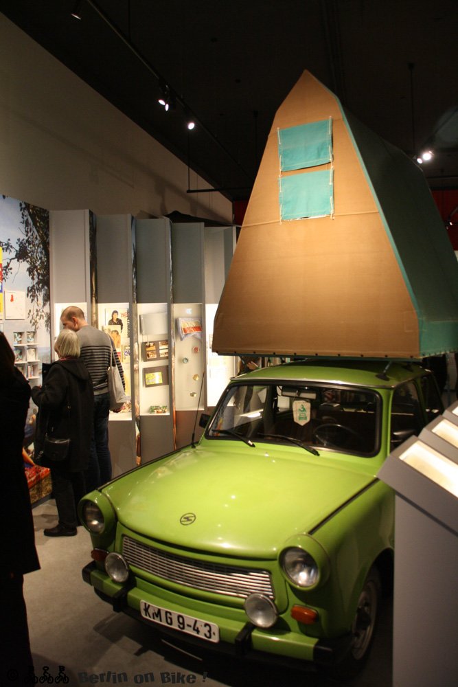 Das Dachzelt zum Trabi. Der private Hersteller hat es leider nicht geschafft, sein Geschäft dauerhaft über die Wende zu retten.