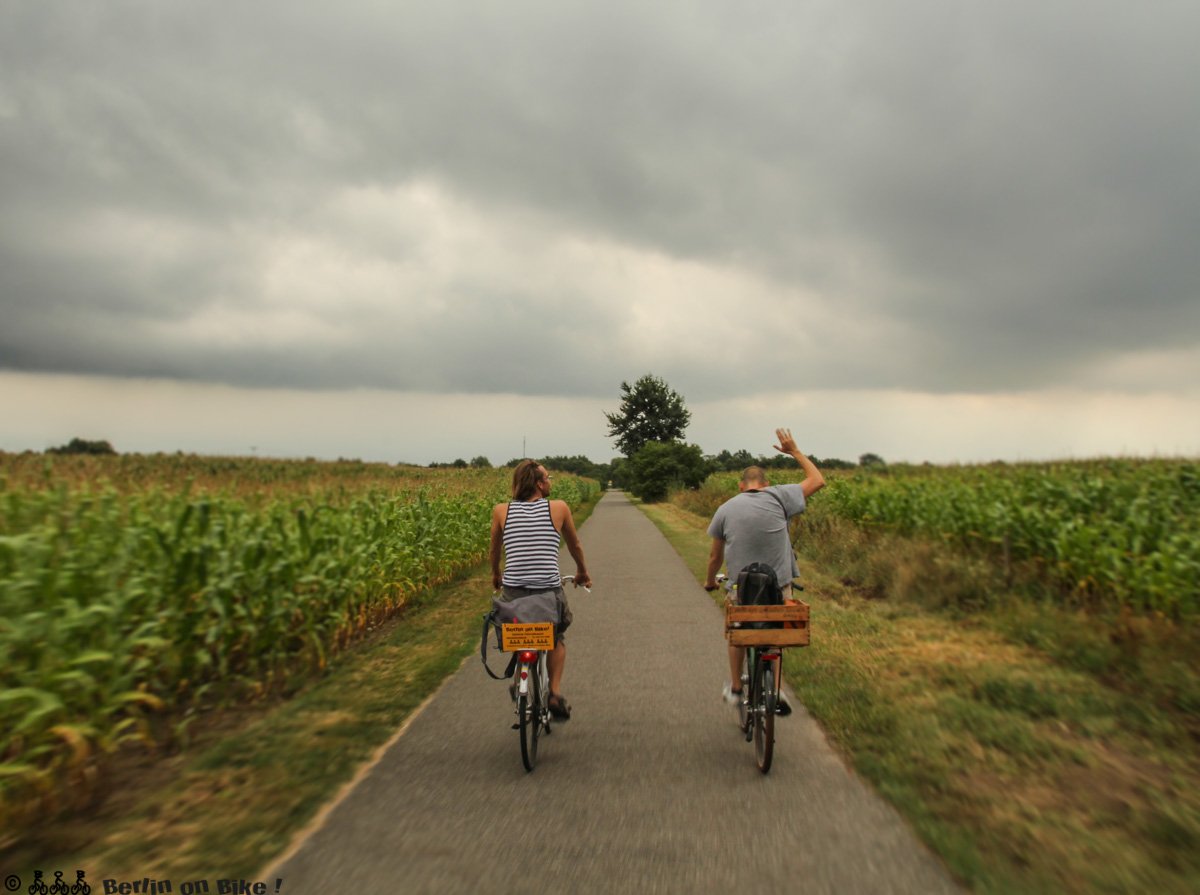 Fahrradtour-Berlin-spreewald-1283 Los geht's. Matze und Sascha im Formationsflug.