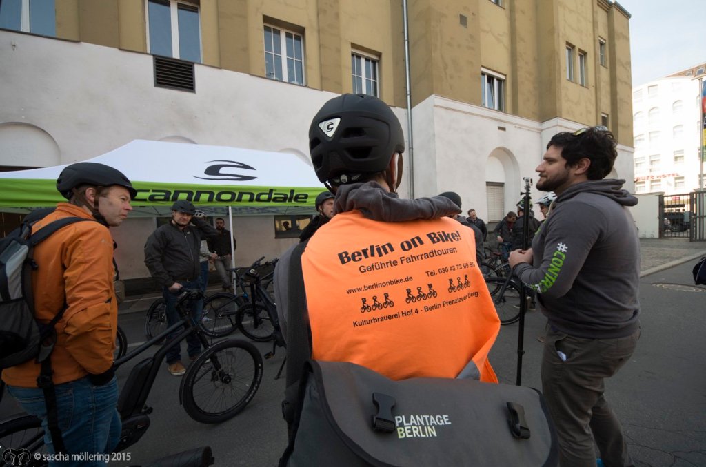 Andy (rechts mit Ian von Cannondale (links) und ziemlich schicken und schnellen Pedelecs