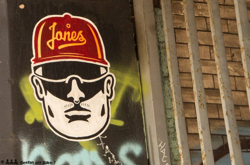 Jones, pasteup, wrangelstraße