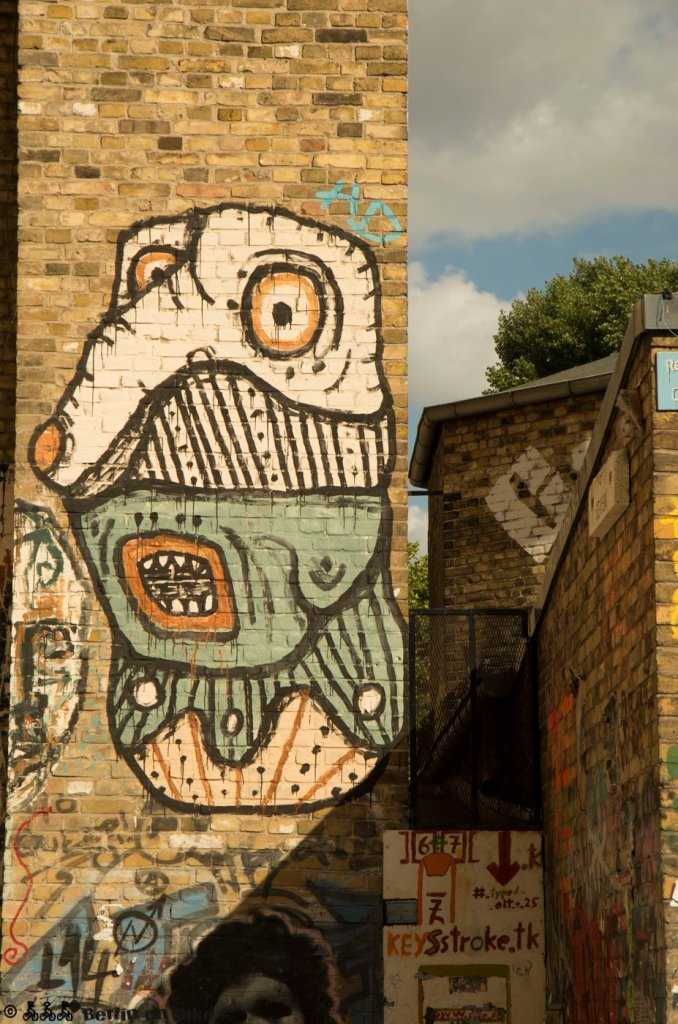 Streetart an einer Rückwand des Bethanien am Kreuzberger Mariannenplatz