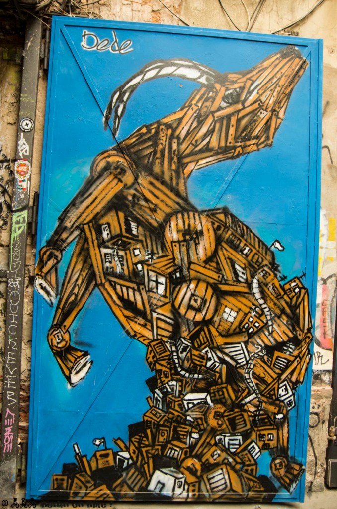 street-art-berlin-haus-schwarzenberg-2015-9165