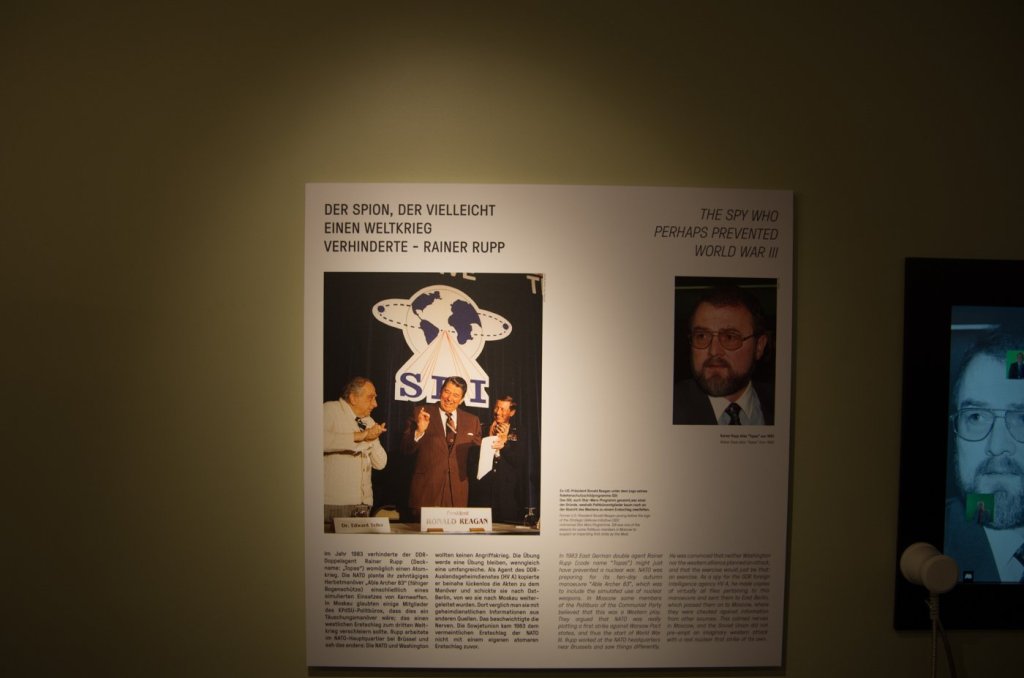 berlin-on-bike-im-spy-museum-3993