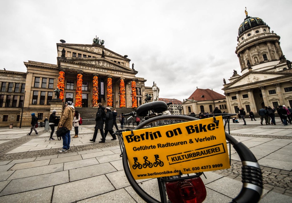 Kurze Radtour zum Gendarmenmarkt um Ai Weiweis jüngste Installation in Berlin zu bewundern.