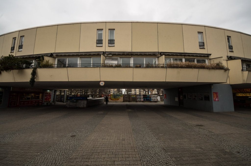 Der Eingang zum Mehringplatz vom Halleschen Tor kommend.