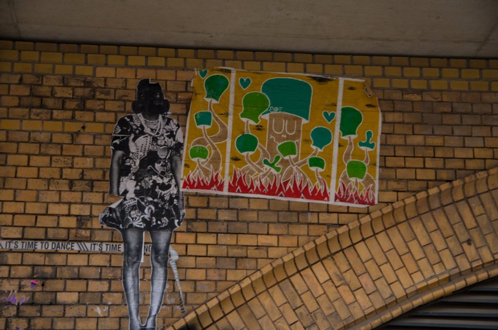 Paste-Up Pilze von SOPE in der Dircksenstraße