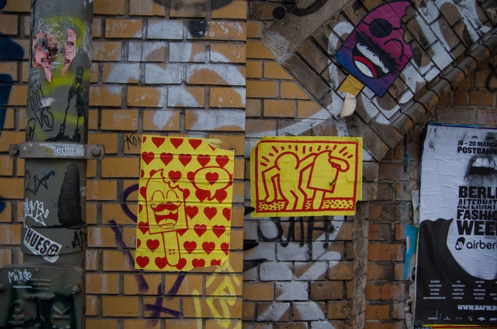 Mehr von den bärtigen Eisen, diesmal mit Herzen und einer Hommage an Keith Haring.
