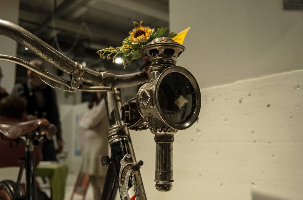 Captain Nemo war Radfahrer. Könnte man zumindest bei dieser wunderschönen Karbidlampe denken, die ein Verein von Freunden alter Fahrräder gezeigt hat.