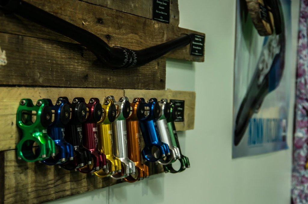Farbpalette der Vorbauten von Tune aus dem Schwarzwald auf der Berliner Fahrradschau 2016