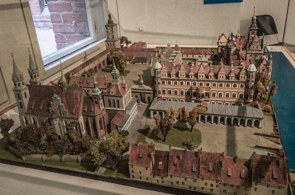  Das Renaissanceschloss vor dem Umbau durch Schlüter, Modell im Märkischen Museum.