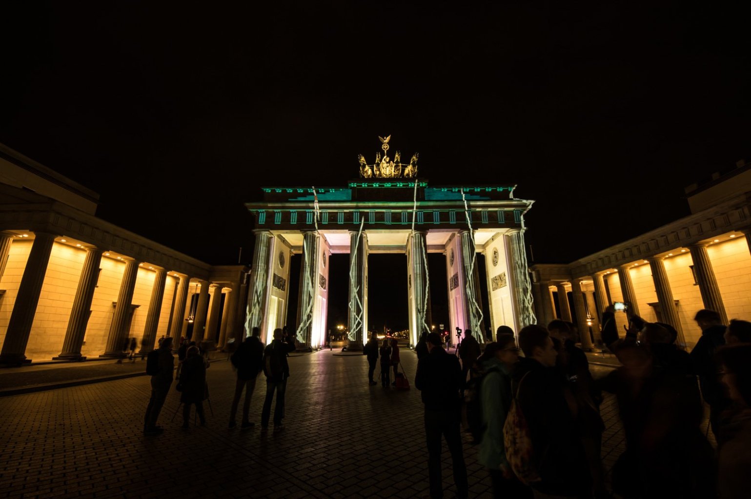 Das Brandenburger Tor am Pariser Platz im Rahmen de Festival of Lights 2016