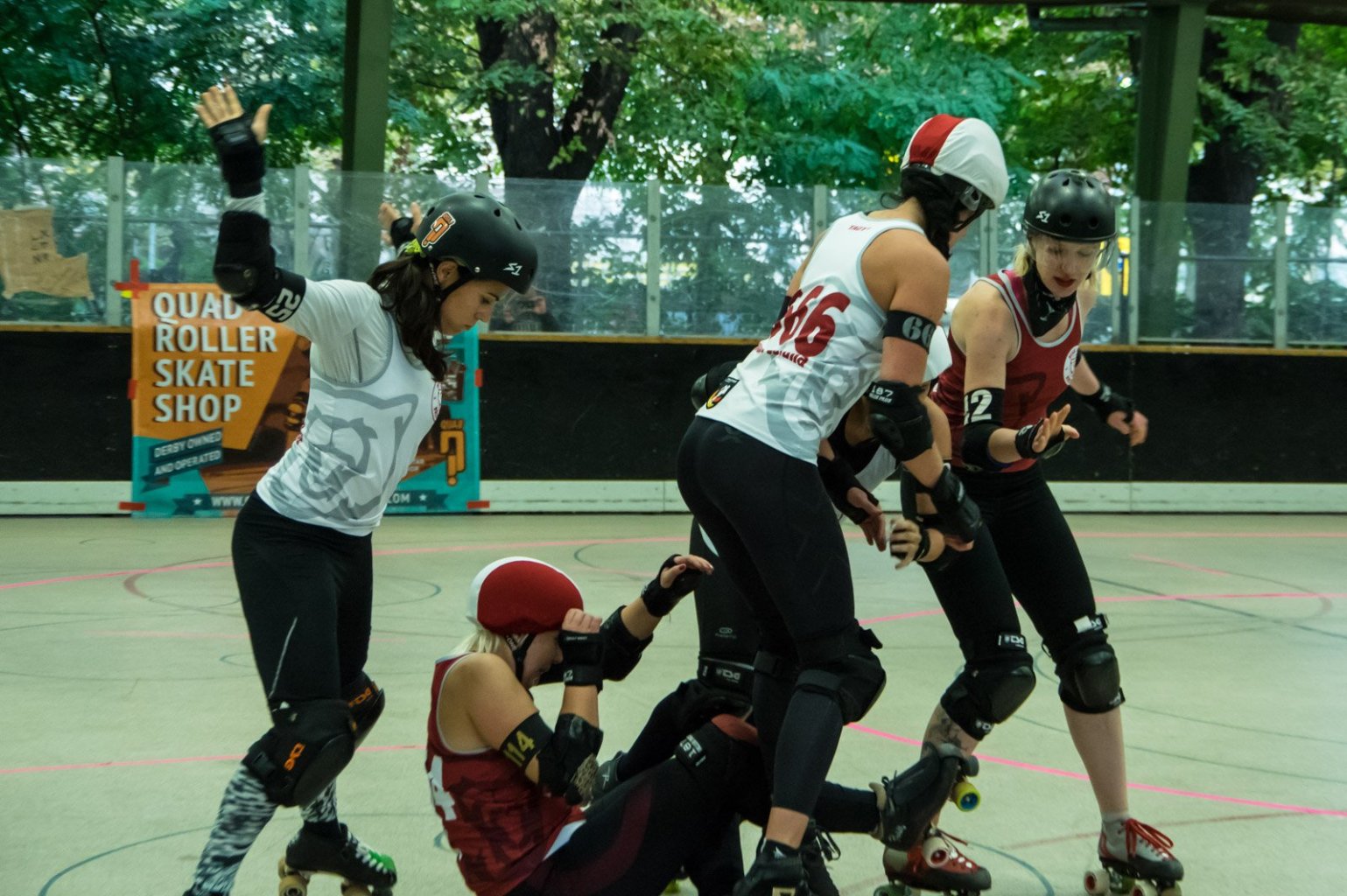 Roller Derby im Berliner Poststadion.