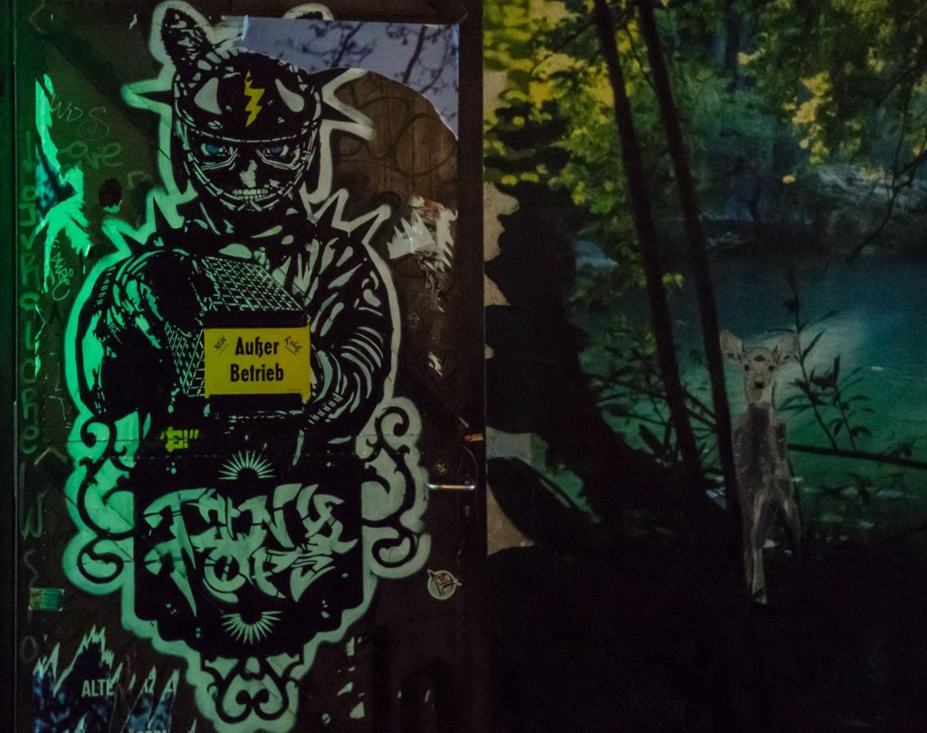 streetart-berlin-haus-schwarzenberg04