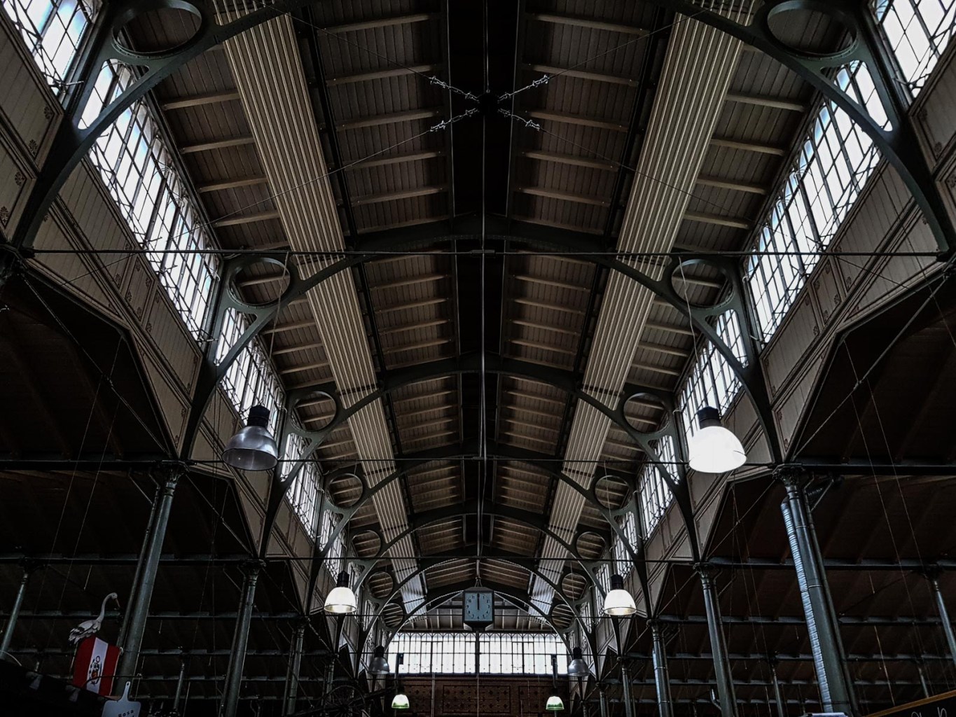 Stahlkonstruktion des Hallendach in der Arminiusmarkthalle.