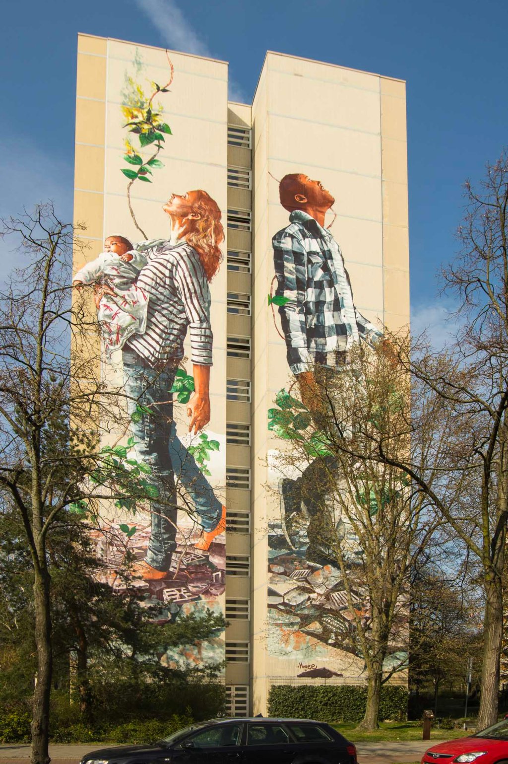 Urban Nation One Wall Project in Berlin-Tegel; The circle of Life von Fintan Magee
