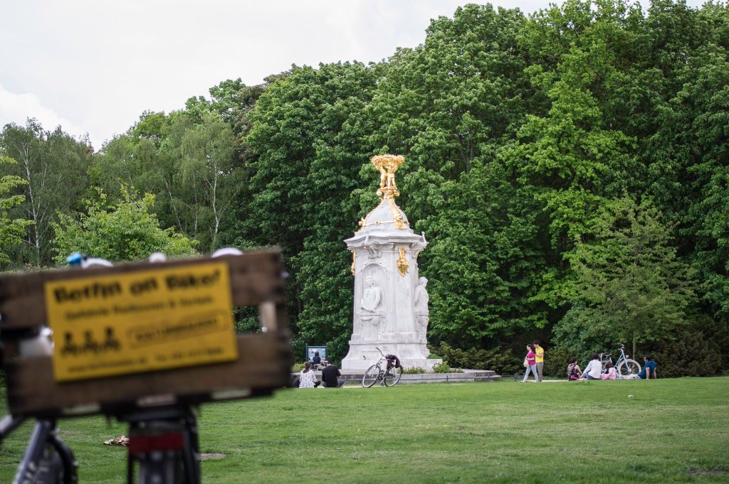 Mozart-Haydn-Beethoven-Denkmal im Berliner Tiergarten, genannt Musiker- oder Komponistenofen.