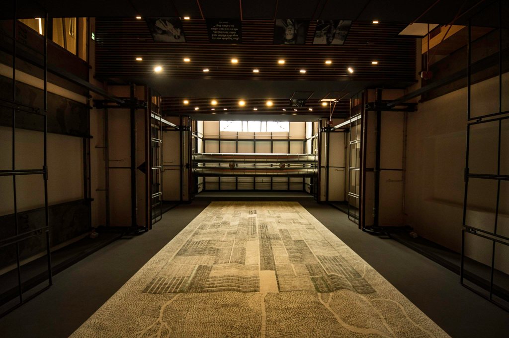 Wandteppich in der Eingangshalle des Pierre Boulez Saal bzw. der Barenboim Said Akademie in Berlin Mitte