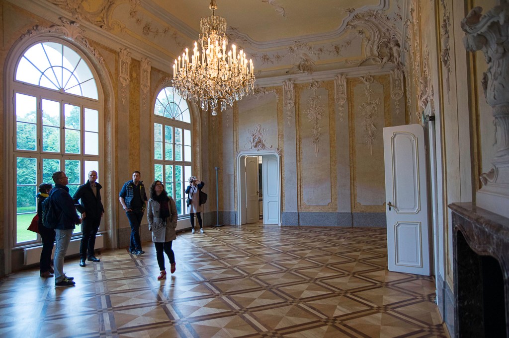 Rokoko-Saal im Schloss Schönhausen. Der tolle Fussboden ist übrigens aus DDR-Zeiten.