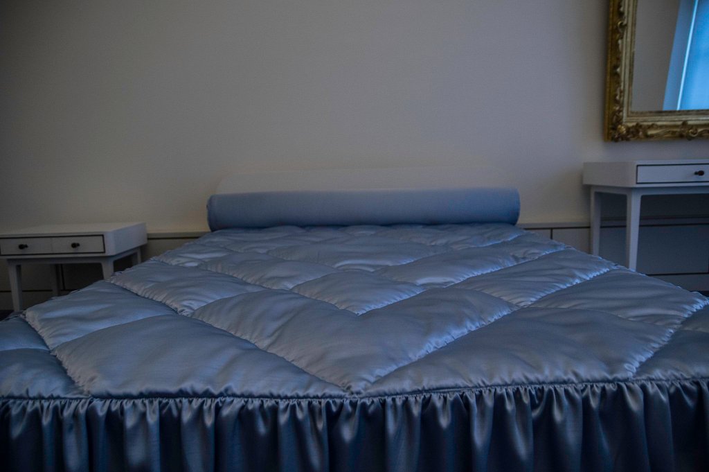 Kein Wunder, dass sich Castro lieber mit der Fahrbereitschaft vergnügt hat, als in diesem Alptraum zu schlafen.