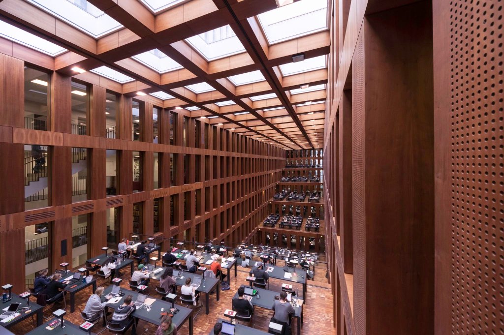 Atrium/work area at the central library of Humboldt University; Jacob- und Wilhelm-Grimm Zentrum in Mitte