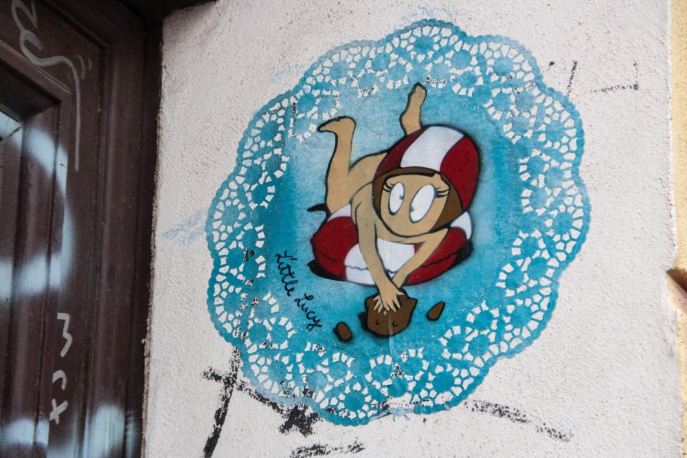 El Bocho's Little Lucy: A day at the beach