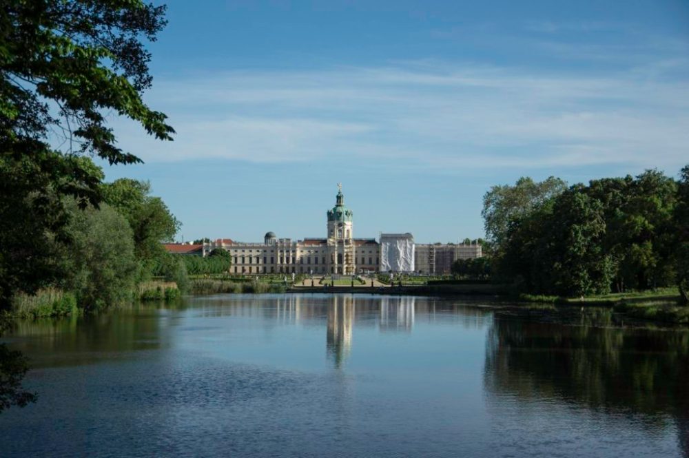 Akkurat angelegte Beete im französischen Teil des Schlossparks am Schloss Charlottenburg