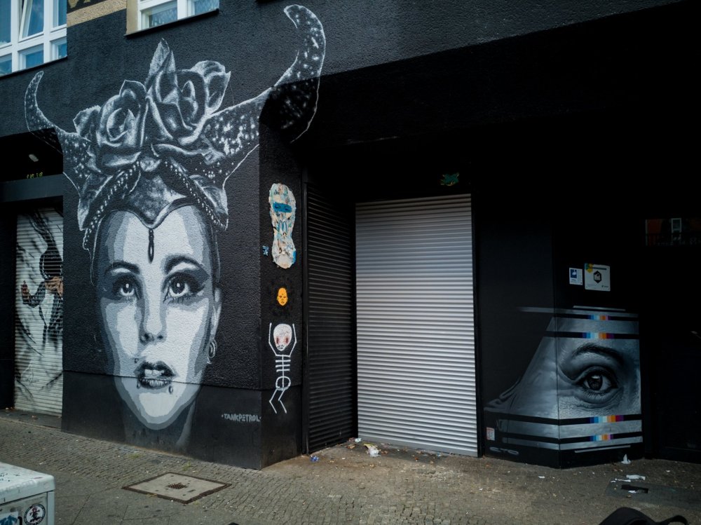 Street Art Berlin Tank Petrol in der Bülowstraße