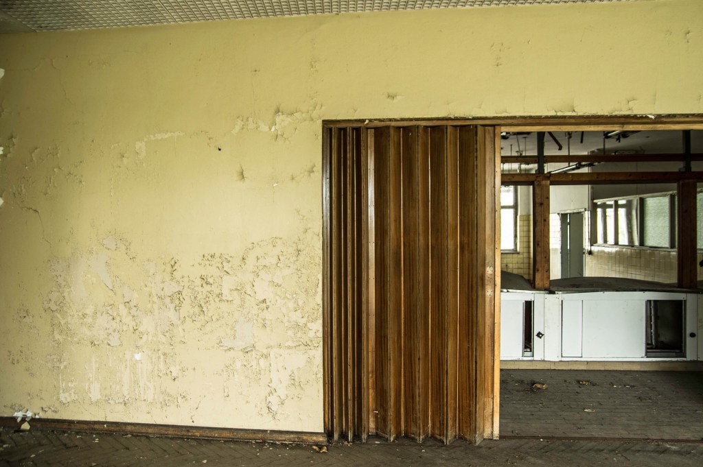 Kantine eines verlassenen Geflügelzüchters bei Spreenhagen.