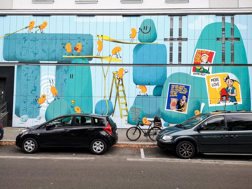 Berlin Street Art - Dave the Chimp