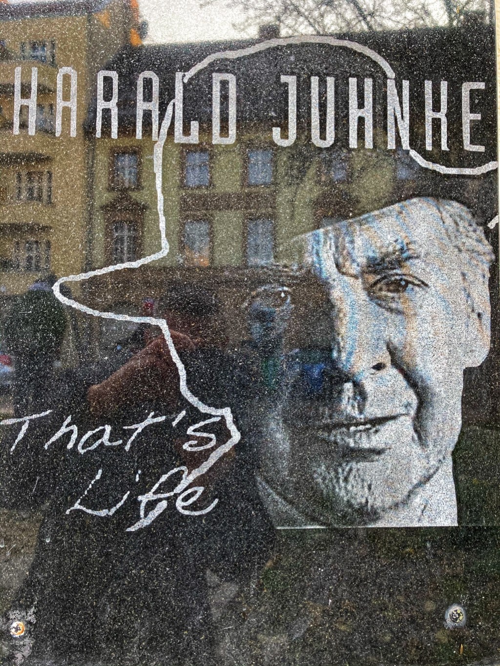 Denkmal für einen der berühmtesten Söhne des Weddings - Harald Juhnke