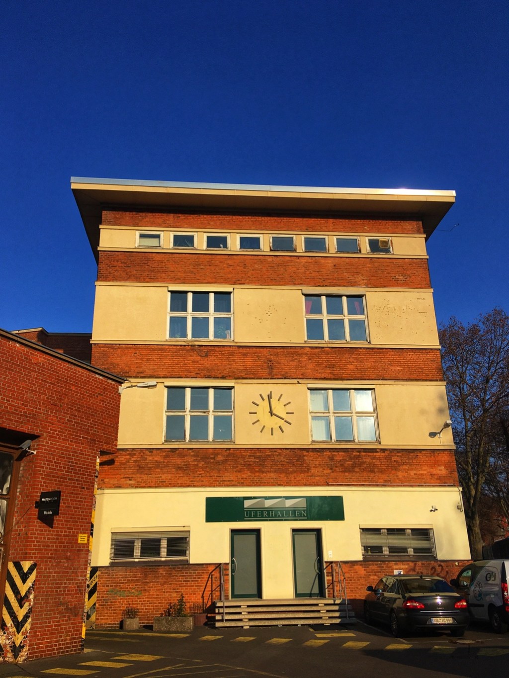 In den 20ern bekam die Werkstatt an den Uferhallen ein paar Erweiterungen im Stil der "Neuen Sachlichkeit"