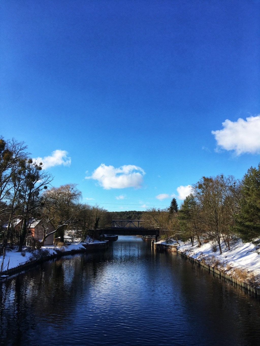 Blick von der Nathanbrücke über den Teltowkanal