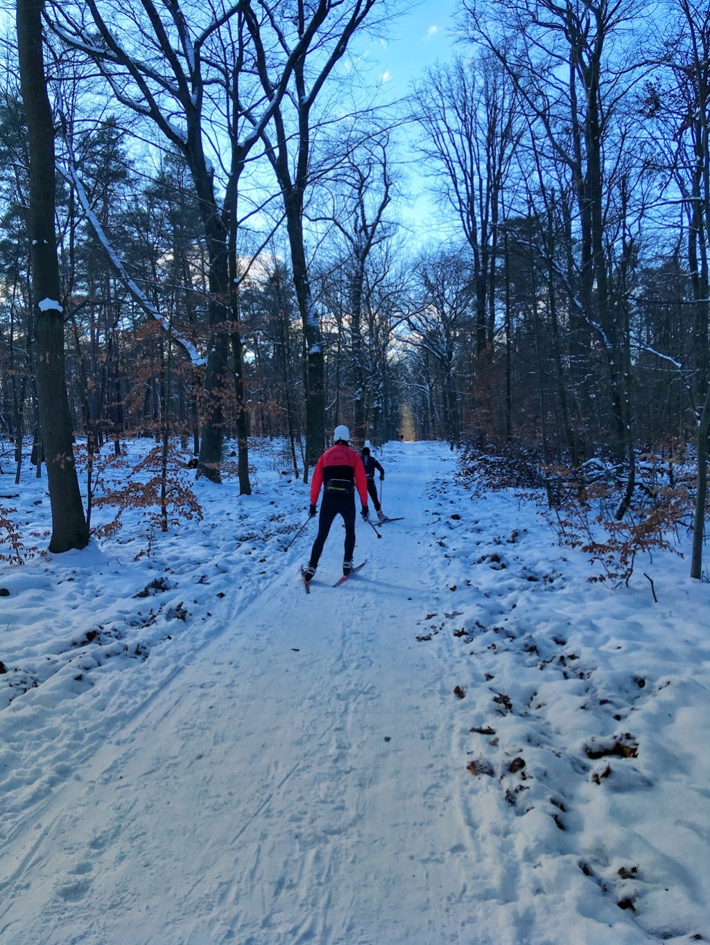 Skiläufer auf dem Mauerweg
