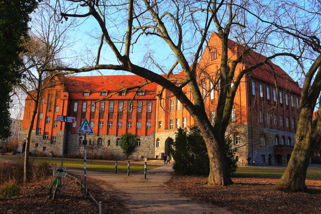 Primo-Levi-Gymnasium im bürgerlichen Munizipalviertel