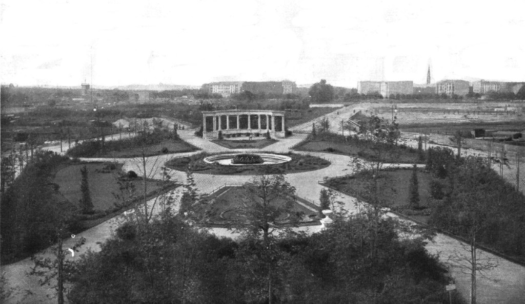 Viktoria-Luise-Platz nach der Fertigstellung um 1900