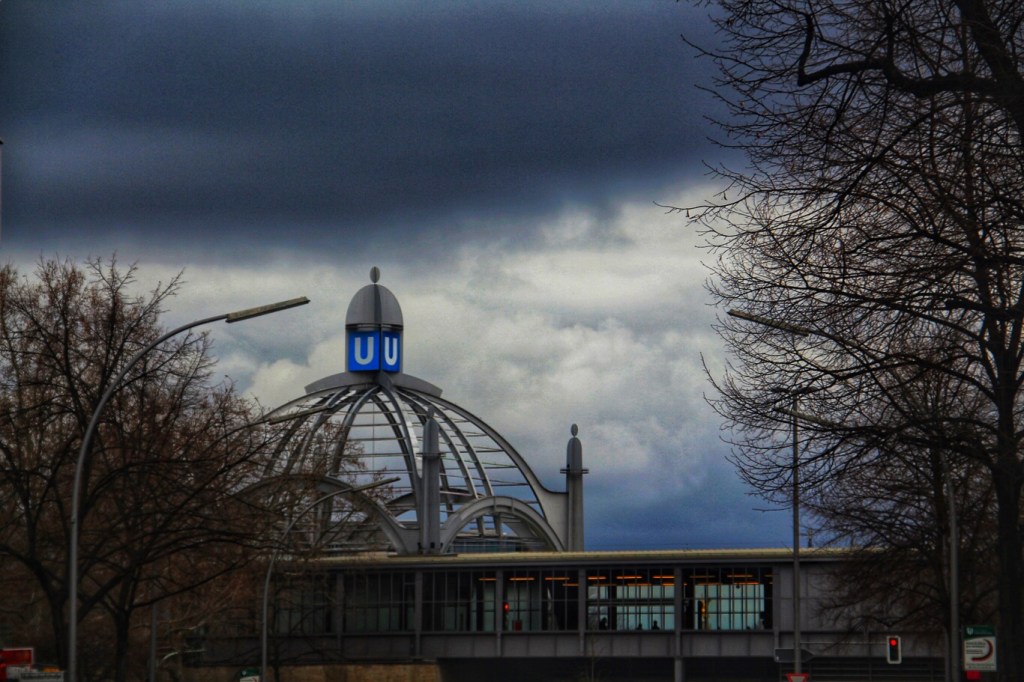Die Kuppel des U-Bahnhofs Nollendorffplatz sieht heute besonders eindrucksvoll aus.