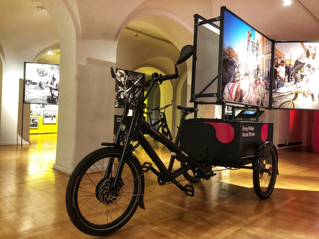 Fotoausstellung auf Lastenrädern