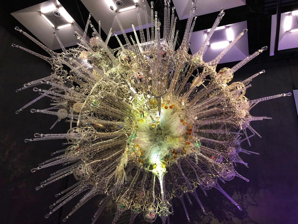 Kunstwerk Noosphere von Philip Beesley im Futurium