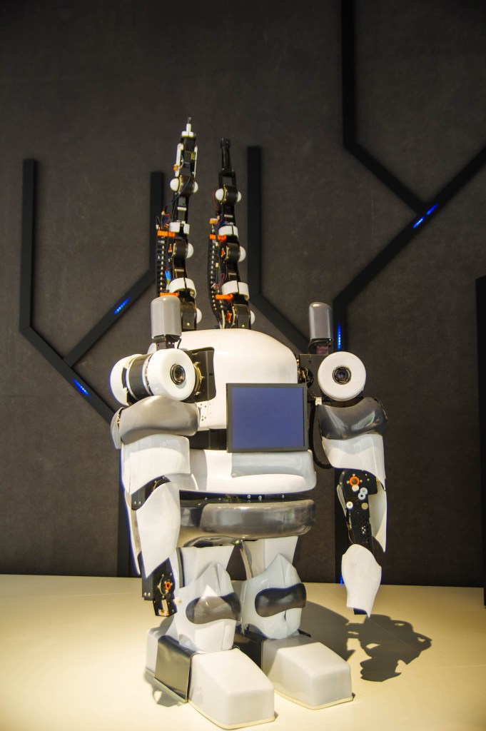 Roboter beim Roboter-Theater im Futurium