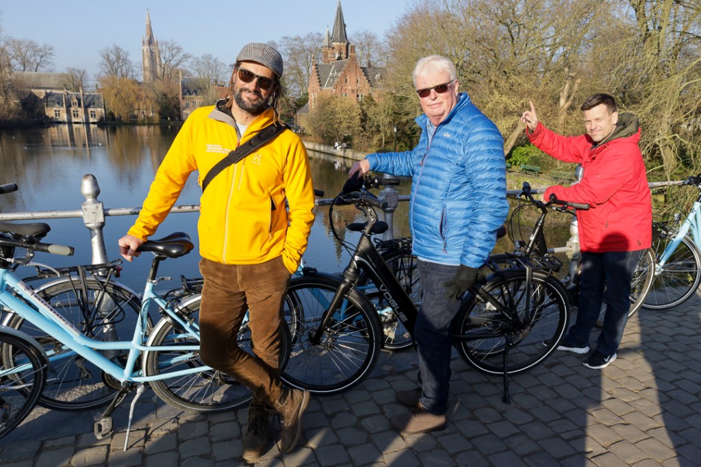 bike tour group at the Minnewater in Bruges