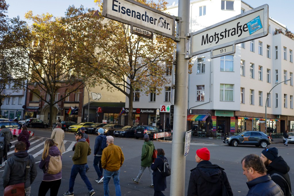 Berlin on Bike guides on the corner of Eisenacher and Motzstraße in Schöneberg, Berlin